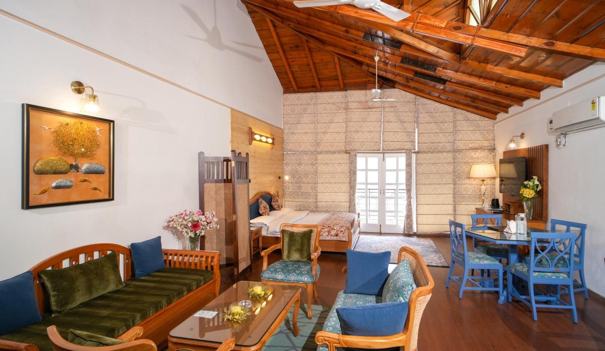 Neelesh Inn- A Luxury Lake View Hotel- 20 Kms From Nainital Bhīm Tāl Екстериор снимка