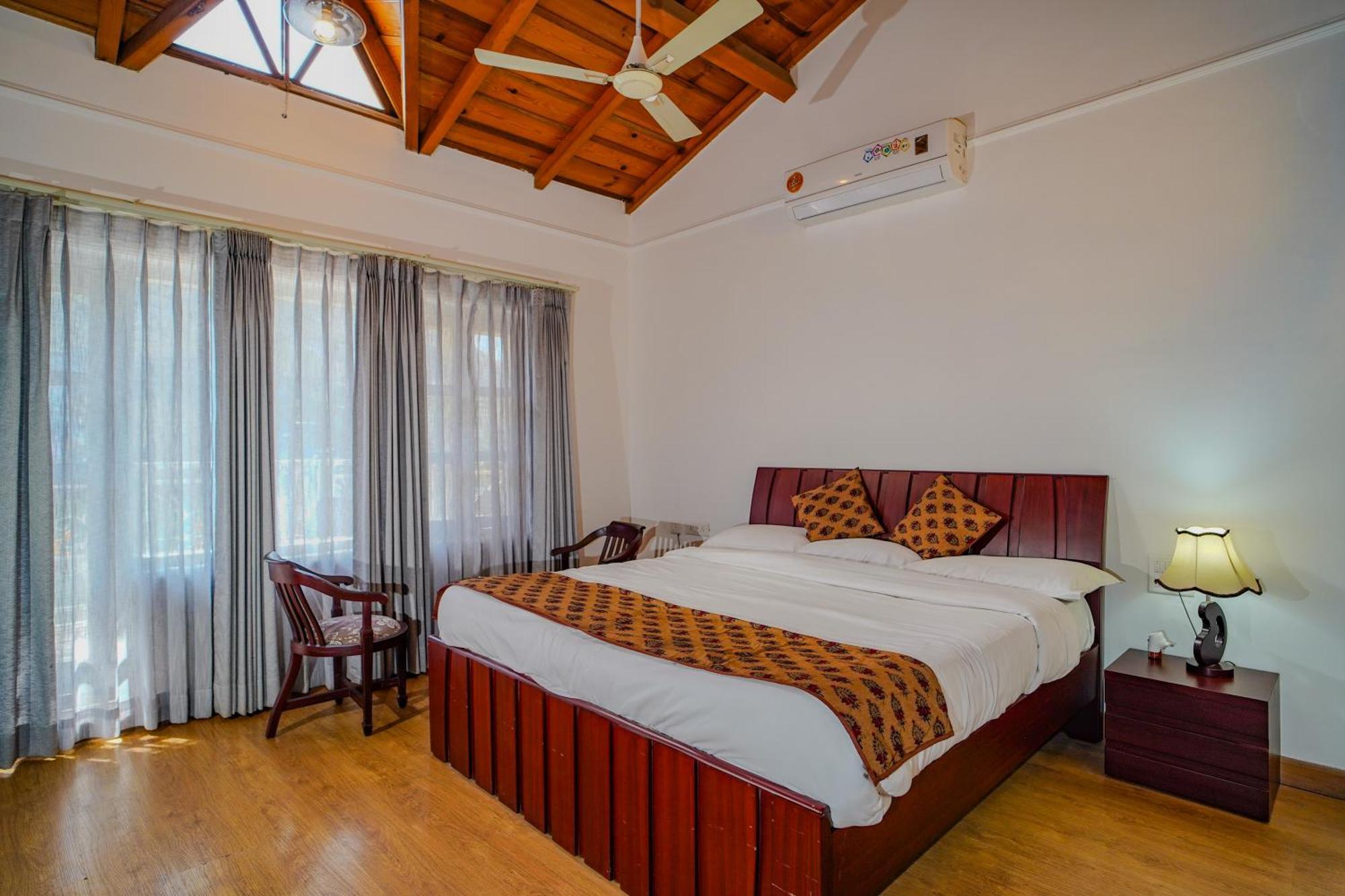 Neelesh Inn- A Luxury Lake View Hotel- 20 Kms From Nainital Bhīm Tāl Екстериор снимка
