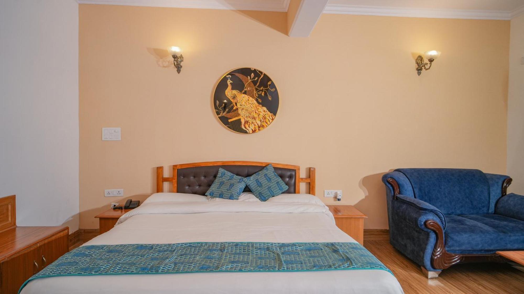 Neelesh Inn- A Luxury Lake View Hotel- 20 Kms From Nainital Bhīm Tāl Екстериор снимка