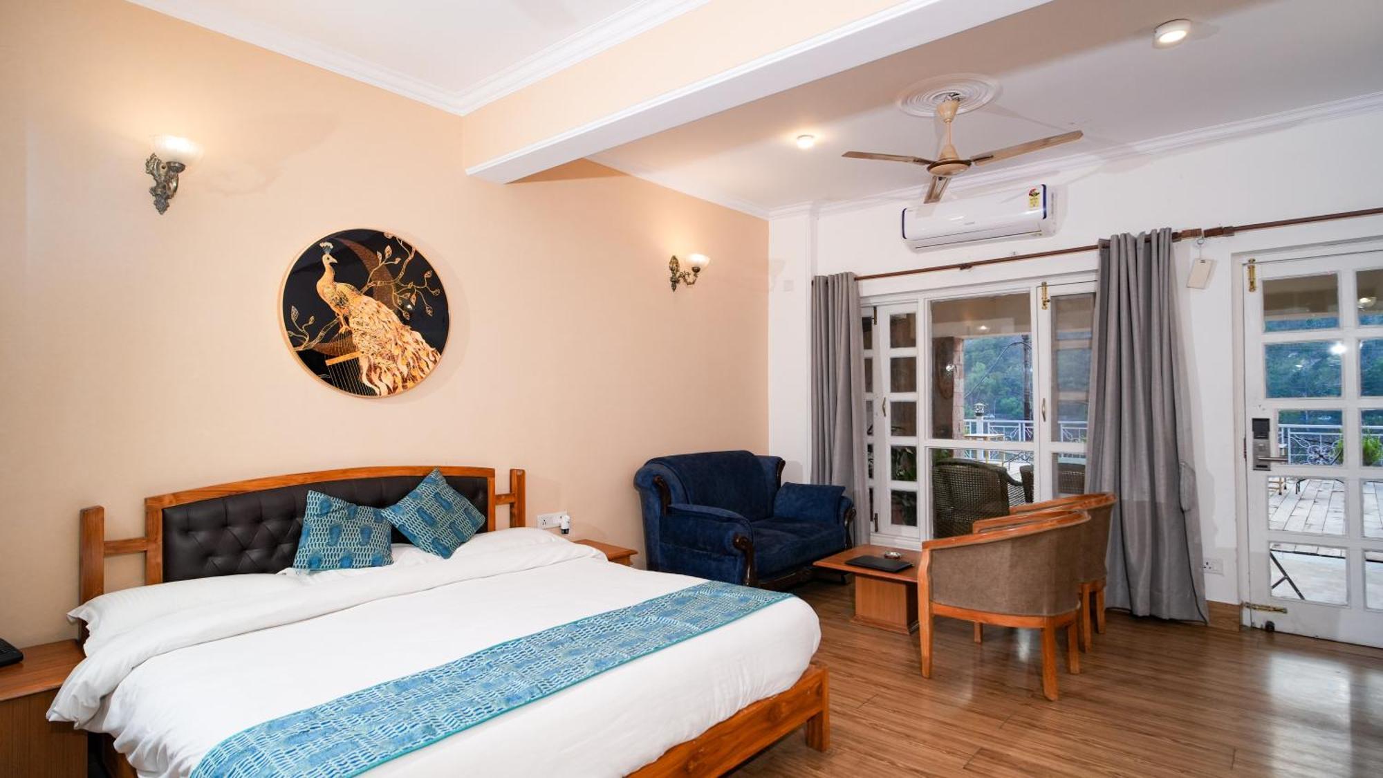 Neelesh Inn- A Luxury Lake View Hotel- 20 Kms From Nainital Bhīm Tāl Екстериор снимка