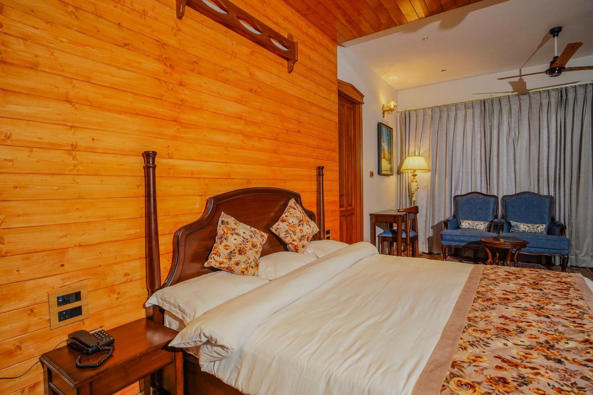 Neelesh Inn- A Luxury Lake View Hotel- 20 Kms From Nainital Bhīm Tāl Екстериор снимка