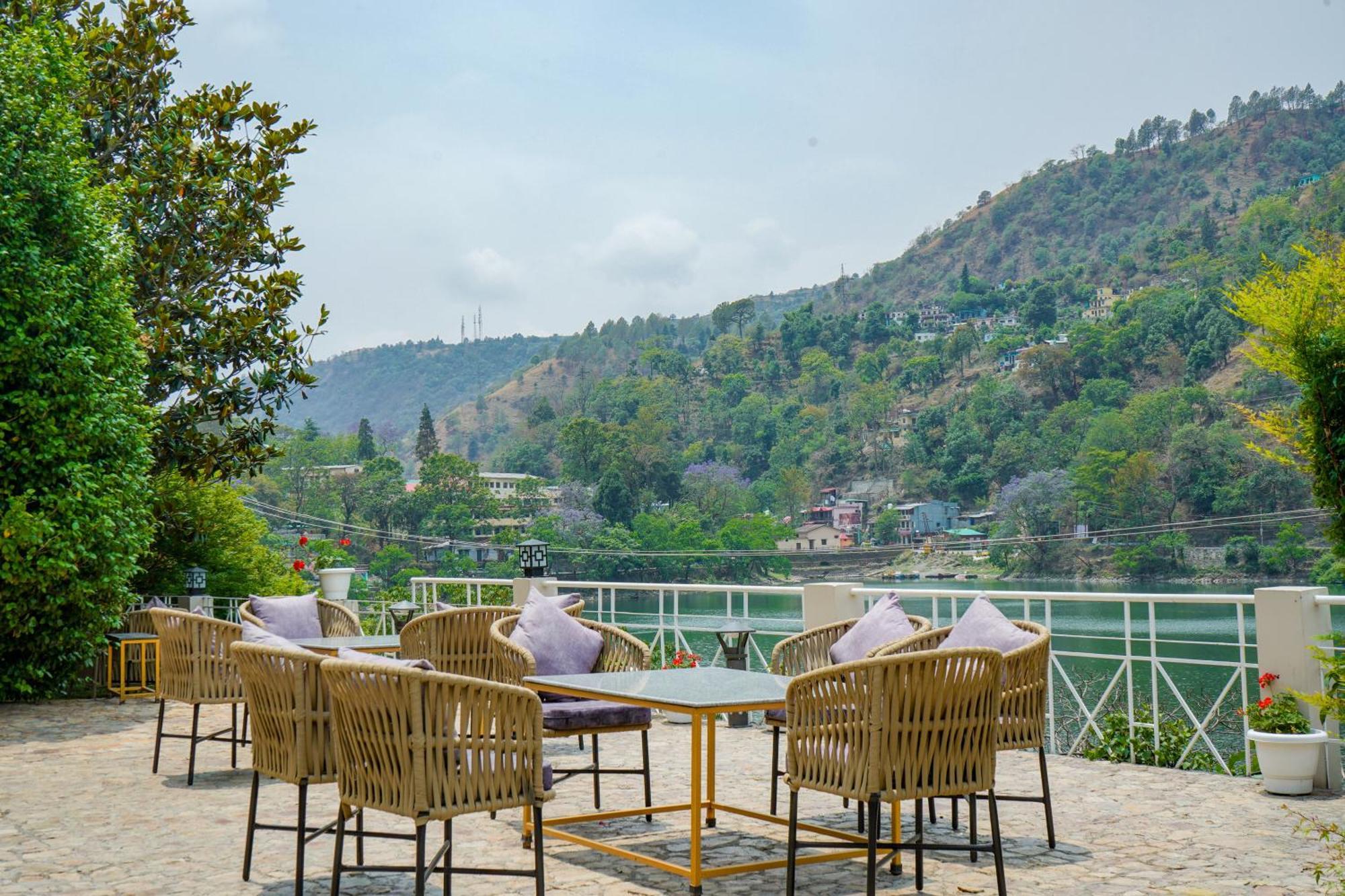 Neelesh Inn- A Luxury Lake View Hotel- 20 Kms From Nainital Bhīm Tāl Екстериор снимка