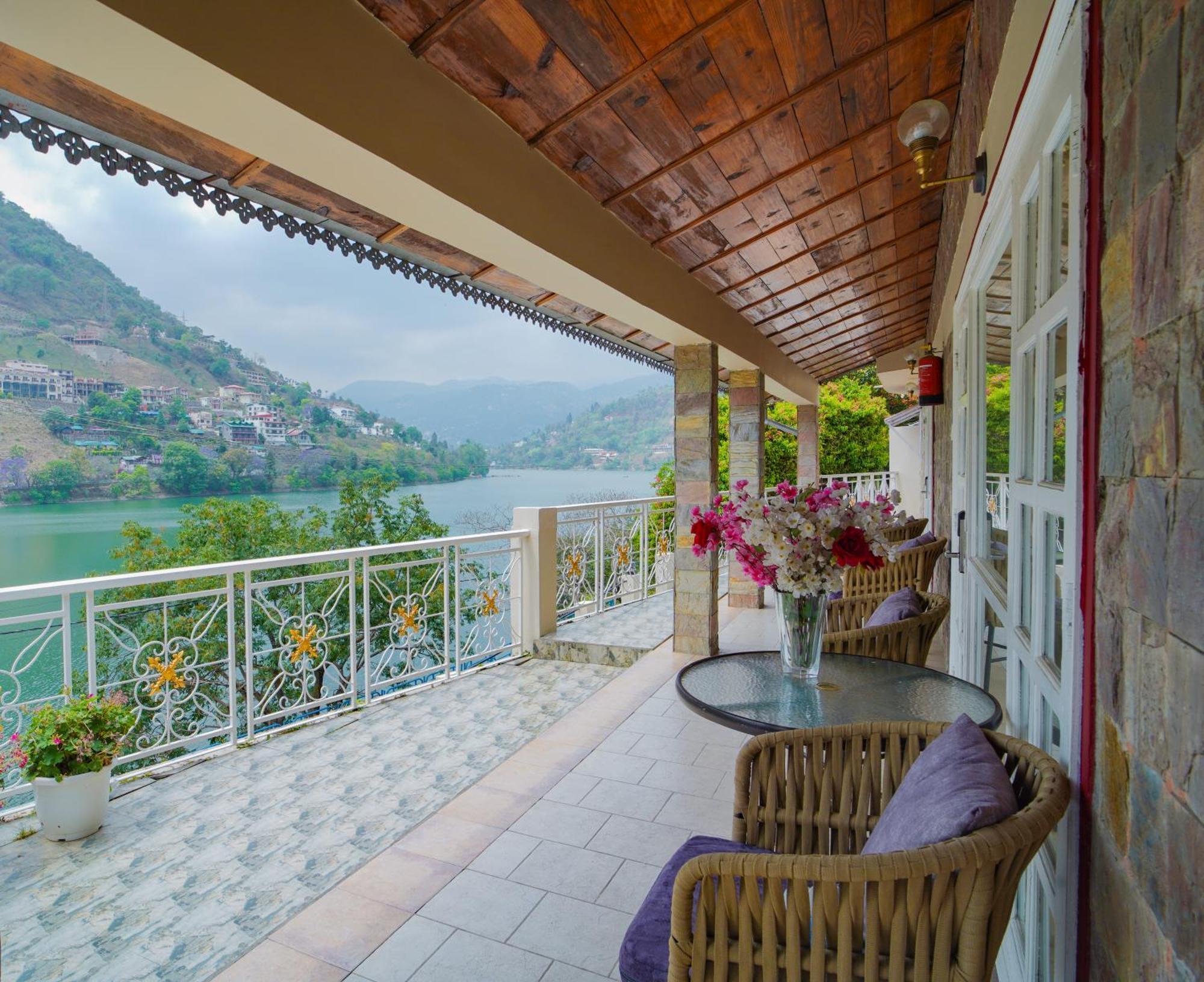 Neelesh Inn- A Luxury Lake View Hotel- 20 Kms From Nainital Bhīm Tāl Екстериор снимка
