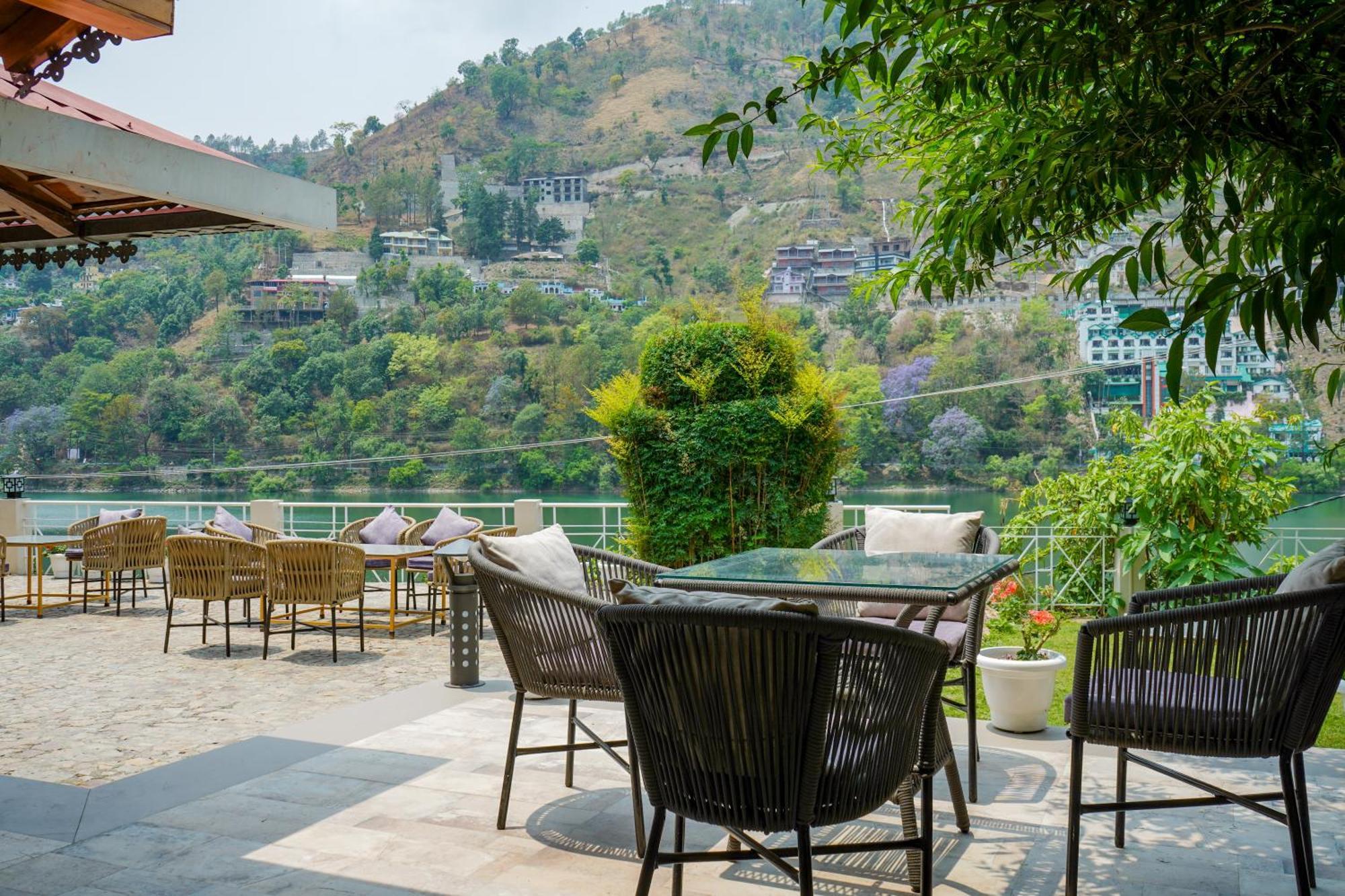 Neelesh Inn- A Luxury Lake View Hotel- 20 Kms From Nainital Bhīm Tāl Екстериор снимка