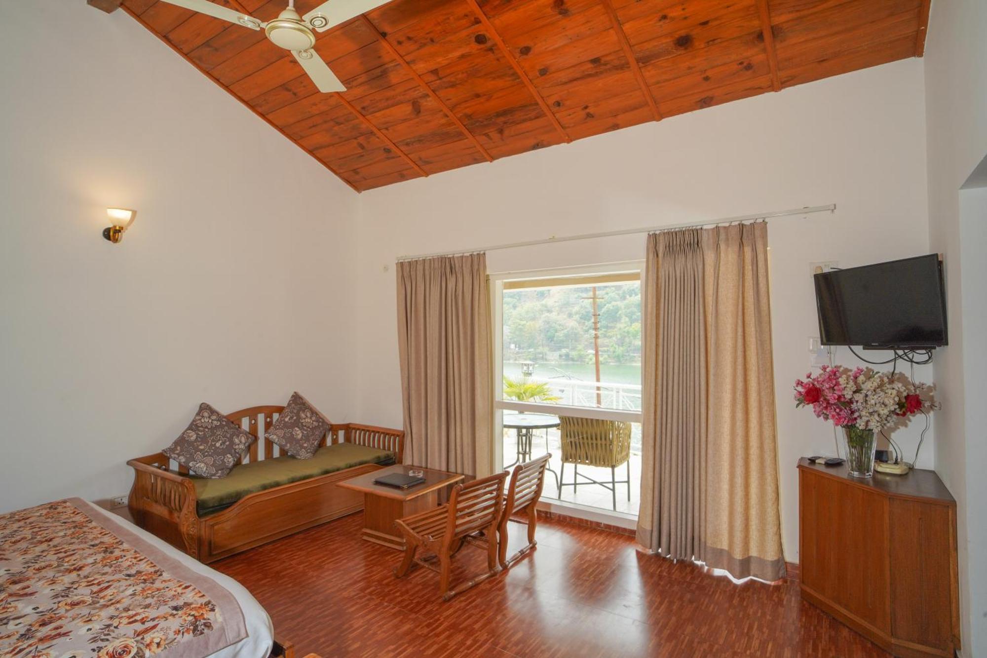 Neelesh Inn- A Luxury Lake View Hotel- 20 Kms From Nainital Bhīm Tāl Екстериор снимка