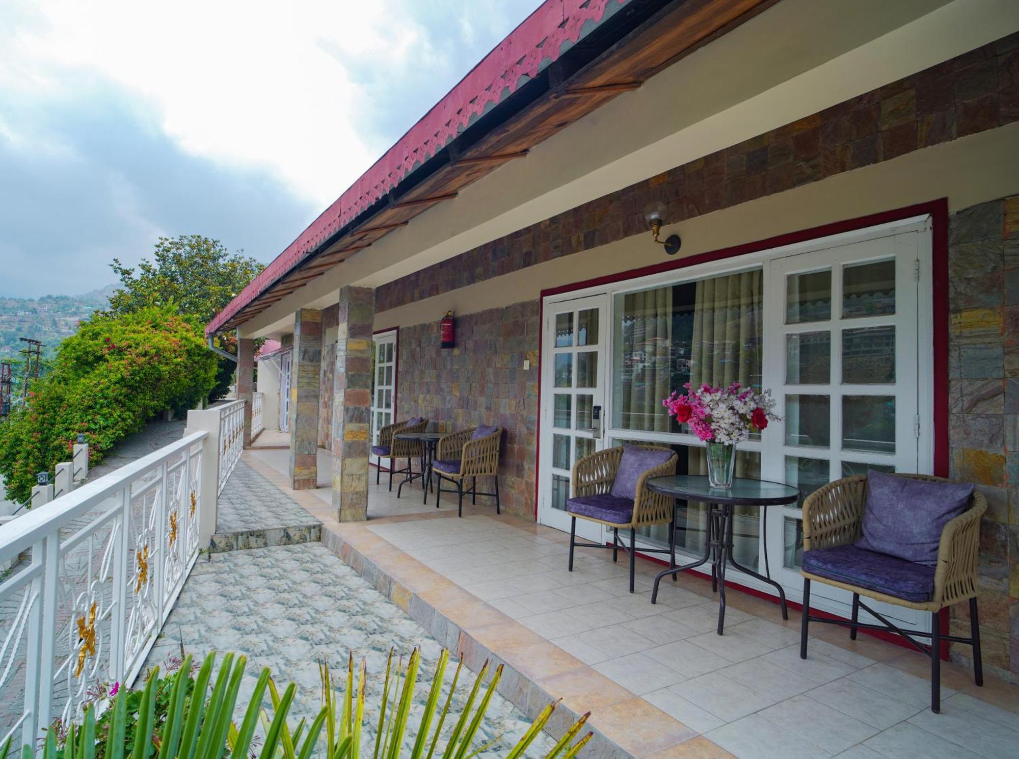 Neelesh Inn- A Luxury Lake View Hotel- 20 Kms From Nainital Bhīm Tāl Екстериор снимка